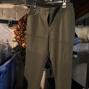 New York & Co 7th Avenue Cropped Pant